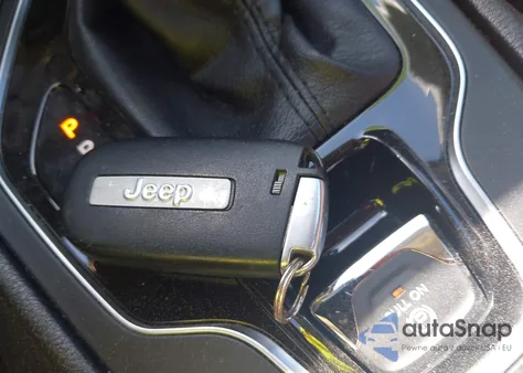 2019 Jeep Cherokee Overland Fwd from USA, damaged, VIN 1C4PJLJN0KD393047